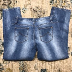 Max Jeans Capri Pants